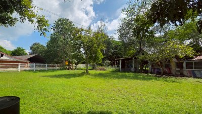 ที่ดินติดถนนหลักสวนผึ้ง ไร่ละ 300,000.- หัวมุมถนน ติดถนน 2ด้าน ไม่มีประวัติน้ำท่วม