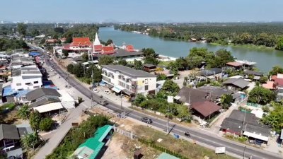 อาคาร 3 ชั้น 2 คูหา ติดถนนทางหลวงชนบทราชบุรี-สมุทรสงคราม