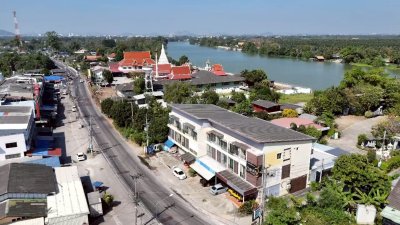 อาคาร 3 ชั้น 2 คูหา ติดถนนทางหลวงชนบทราชบุรี-สมุทรสงคราม