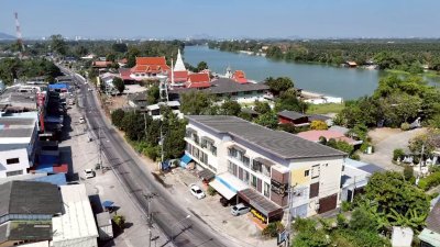 อาคาร 3 ชั้น 2 คูหา ติดถนนทางหลวงชนบทราชบุรี-สมุทรสงคราม