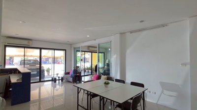 อาคาร 3 ชั้น 2 คูหา ติดถนนทางหลวงชนบทราชบุรี-สมุทรสงคราม