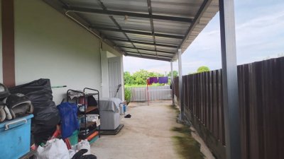 ขายบ้านเดี่ยวพร้อมที่ดิน 150 ตร.วา น้ำไม่ท่วม อ.จอมบึง จ.ราชบุรี ราคาเพียง 2,600,000 บาท เท่านั้น!