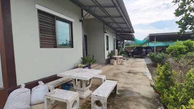 ขายบ้านเดี่ยวพร้อมที่ดิน 150 ตร.วา น้ำไม่ท่วม อ.จอมบึง จ.ราชบุรี ราคาเพียง 2,600,000 บาท เท่านั้น!