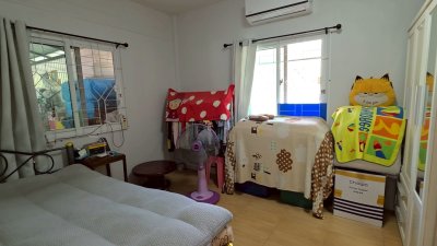 บ้านสวน เนื้อที่ 1 ไร่ ปลูกฝรั่ง 3 สายพันธุ์  ปลูกแซมมะม่วง, มะพร้าวน้ำหอม, ขนุน ต.จอมบึง อ.จอมบึง จ.ราขบุรี