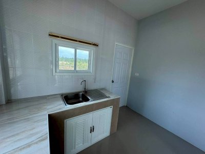 วิวเขา 2 ด้าน ที่ดิน 2 งาน ขายพร้อมบ้านสภาพดี ราคา 950,000 บาท