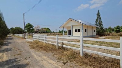 ที่ดินโฉนดพร้อมบ้านสร้างใหม่ เนื้อที่ 1 ไร่  ราคา 1,590,000 บาท
