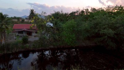 ที่ดินโฉนดพร้อมบ้าน 4 ไร่ 2,000,000 บาท และโรงเรือนเพาะเห็ด ,สวนผสมผสาน ติดคลองชลประทาน