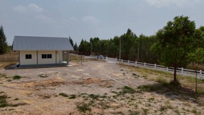 ที่ดินโฉนดพร้อมบ้านสร้างใหม่ เนื้อที่ 1 ไร่  ราคา 1,590,000 บาท