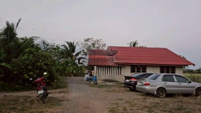 ที่ดินโฉนดพร้อมบ้าน 4 ไร่ 2,000,000 บาท และโรงเรือนเพาะเห็ด ,สวนผสมผสาน ติดคลองชลประทาน