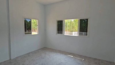 ที่ดินโฉนดพร้อมบ้านสร้างใหม่ เนื้อที่ 1 ไร่  ราคา 1,590,000 บาท