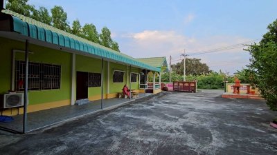 ที่ดินพร้อมบ้าน เขตตลาดจอมบึง ใกล้โรงเรียนมัธยม อ.จอมบึง จ.ราชบุรี