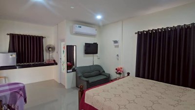 บ้านพักสไตล์รีสอร์ท พร้อมเฟอร์นิเจอร์ ,สระน้ำและสวนไม้ร่มรื่น