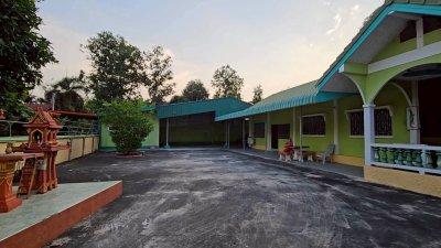 ที่ดินพร้อมบ้าน เขตตลาดจอมบึง ใกล้โรงเรียนมัธยม อ.จอมบึง จ.ราชบุรี