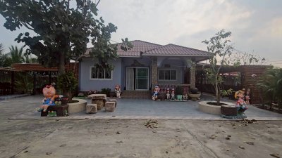 บ้านพักสไตล์รีสอร์ท พร้อมเฟอร์นิเจอร์ ,สระน้ำและสวนไม้ร่มรื่น