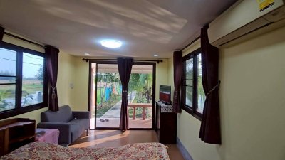 บ้านพักสไตล์รีสอร์ท พร้อมเฟอร์นิเจอร์ ,สระน้ำและสวนไม้ร่มรื่น