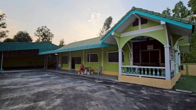 ที่ดินพร้อมบ้าน เขตตลาดจอมบึง ใกล้โรงเรียนมัธยม อ.จอมบึง จ.ราชบุรี