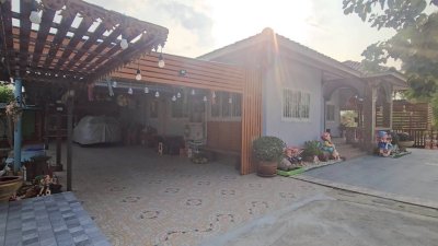 บ้านพักสไตล์รีสอร์ท พร้อมเฟอร์นิเจอร์ ,สระน้ำและสวนไม้ร่มรื่น