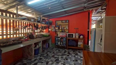 บ้านพักสไตล์รีสอร์ท พร้อมเฟอร์นิเจอร์ ,สระน้ำและสวนไม้ร่มรื่น