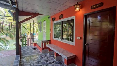 บ้านพักสไตล์รีสอร์ท พร้อมเฟอร์นิเจอร์ ,สระน้ำและสวนไม้ร่มรื่น