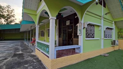 ที่ดินพร้อมบ้าน เขตตลาดจอมบึง ใกล้โรงเรียนมัธยม อ.จอมบึง จ.ราชบุรี