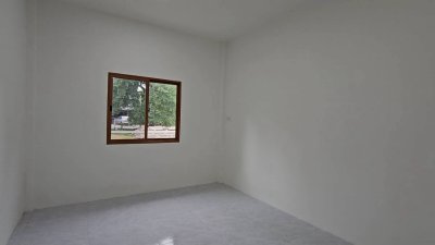 บ้านติดถนน 2 ด้าน ใกล้มหาวิทยาลัยราชภัฏหมู่บ้านจอมบึง ตลาดจอมบึง