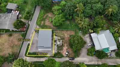 บ้านติดถนน 2 ด้าน ใกล้มหาวิทยาลัยราชภัฏหมู่บ้านจอมบึง ตลาดจอมบึง