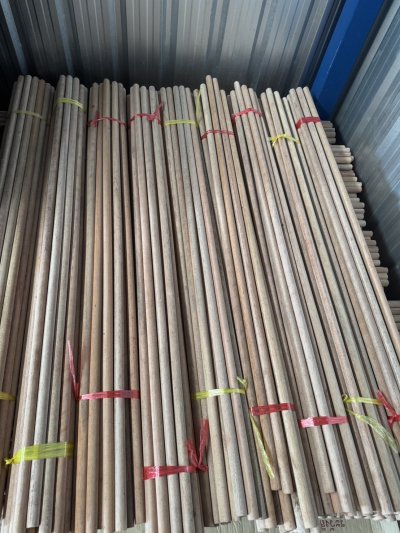 ด้ามไม้กวาด กทม. (ไม้เนื้อแข็ง) ด้ามยาว 1.5 เมตร