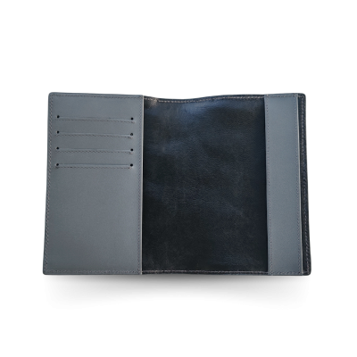 CROCODILE HORNBACK LEATHER PASSPORT COVER : CACPW001HKMX CROCODILE HORNBACK LEATHER PASSPORT COVER : CACPW001HKMX