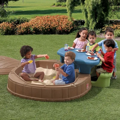 Step2 Naturally Playful Summertime Play Center โต๊ะปิคนิคพร้อมร่มและบ่อทราย