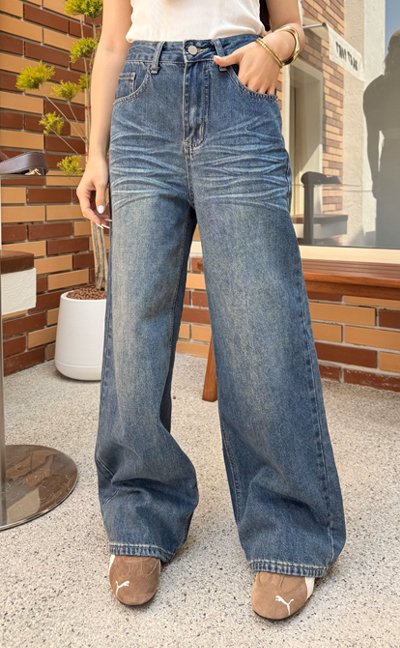 JOHNNY JEANS
