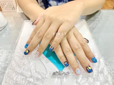 ลายเล็บสวยๆ จากทางร้าน