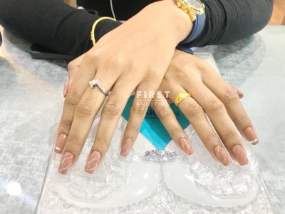 ลายเล็บสวยๆ จากทางร้าน