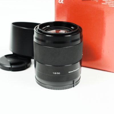 E50mm F1.8 OSS