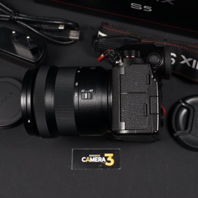 Lumix S5