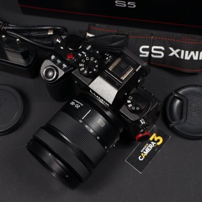 Lumix S5