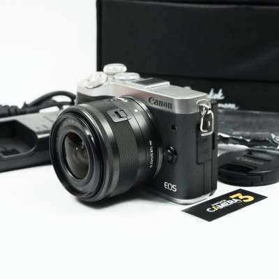 Canon EOS M6