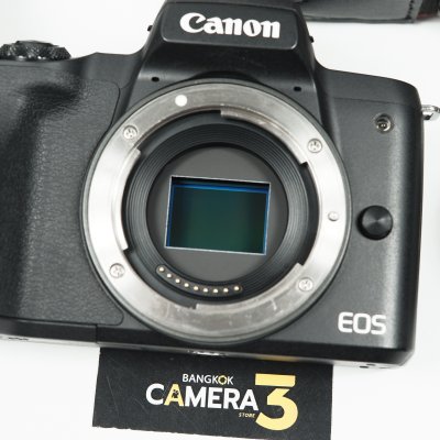 Canon EOS M50