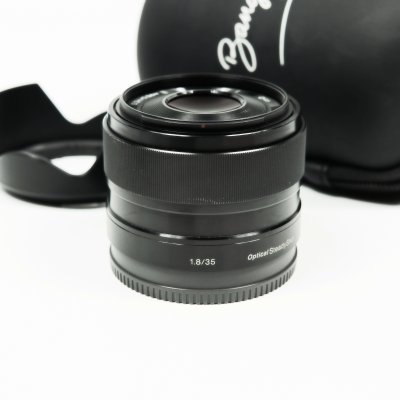 E35mm F1.8 OSS