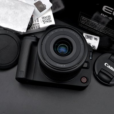 Canon EOS R50V