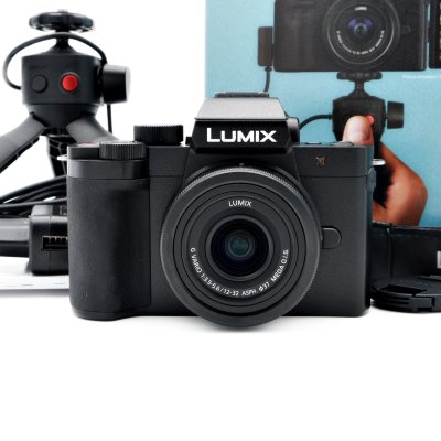 Lumix G100D