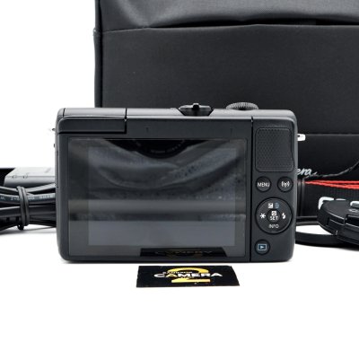 CANON EOS M100