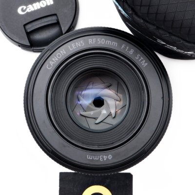 RF50mm F1.8 STM