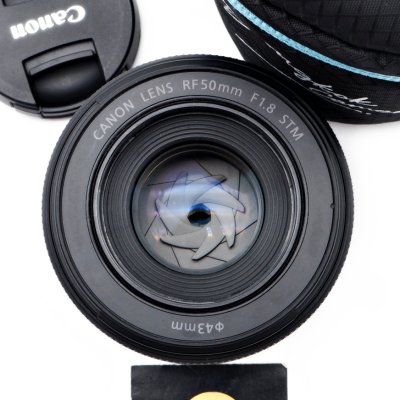RF50mm F1.8 STM