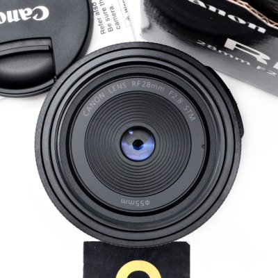 RF28mm F2.8 STM