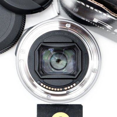RF28mm F2.8 STM