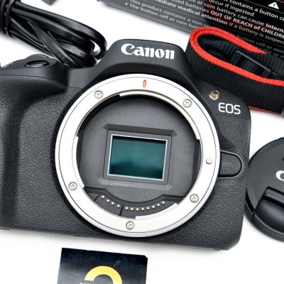 Canon EOS R50