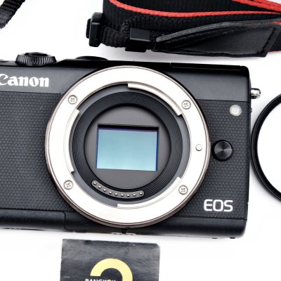 CANON EOS M100