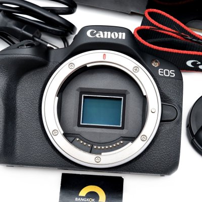 Canon EOS R50