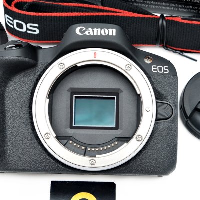 Canon EOS R50