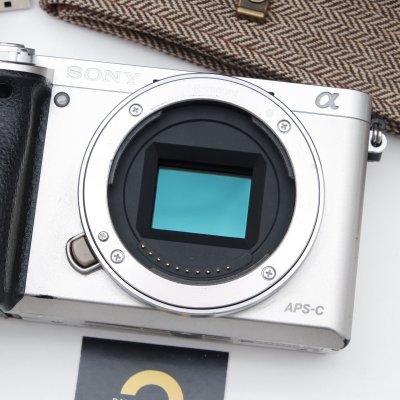 Sony A6000